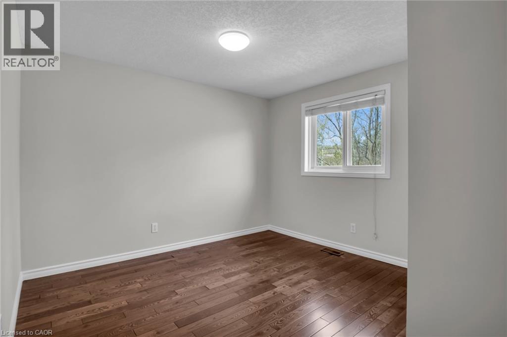 115 DAIMLER Drive, Kitchener, Ontario, N2A4C2 — Photo 24