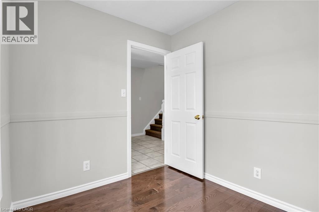 115 DAIMLER Drive, Kitchener, Ontario, N2A4C2 — Photo 6