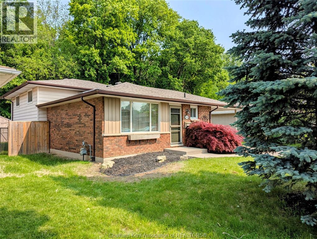 56 WILLOWDALE PLACE, Chatham, Ontario, N7L4M8 — Photo 2
