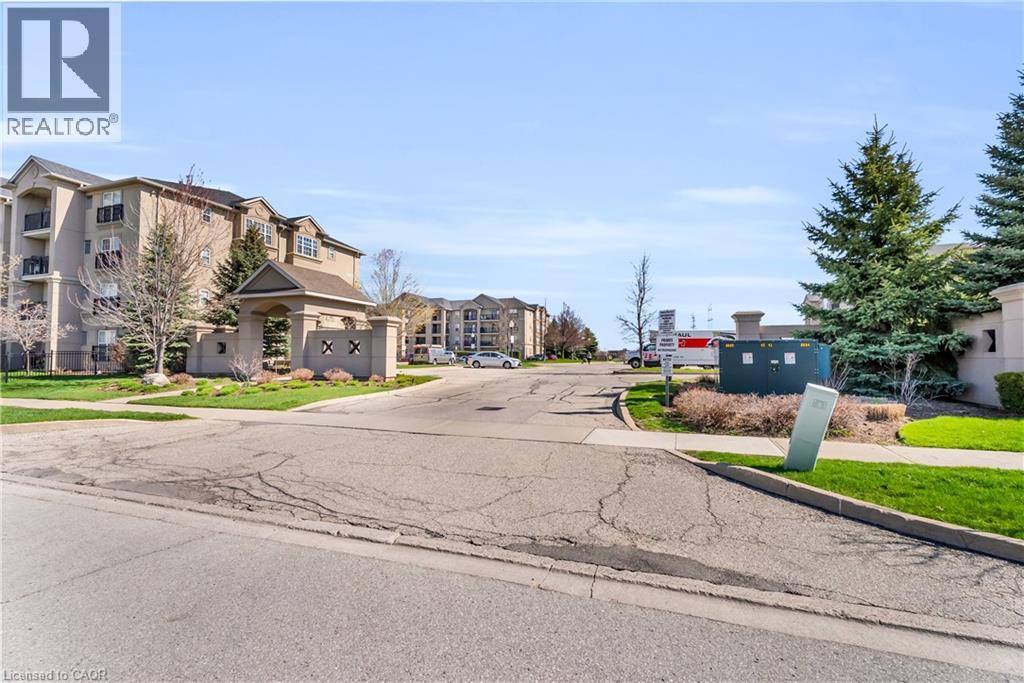 1479 MAPLE Crescent Unit# 102, Milton, Ontario, L9T0B5 — Photo 3