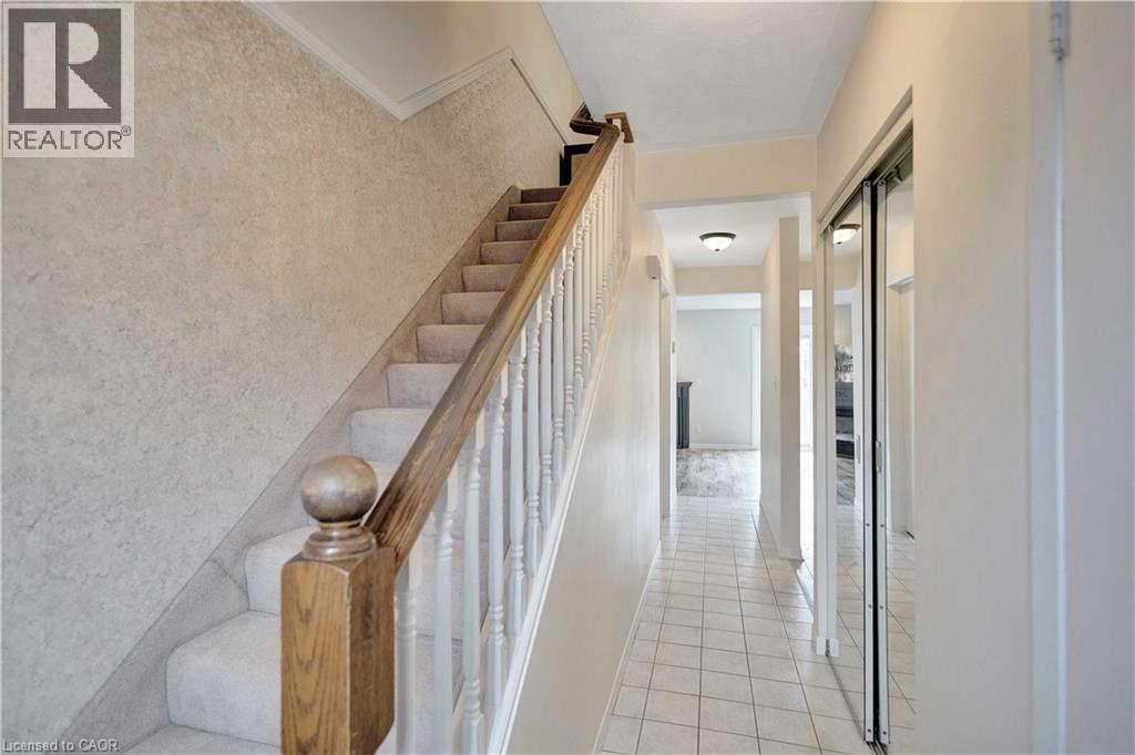 32 MONTCLAIR Crescent, Simcoe, Ontario, N3Y4R9 — Photo 3