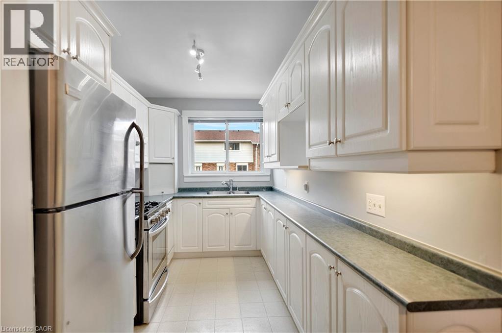 32 MONTCLAIR Crescent, Simcoe, Ontario, N3Y4R9 — Photo 8
