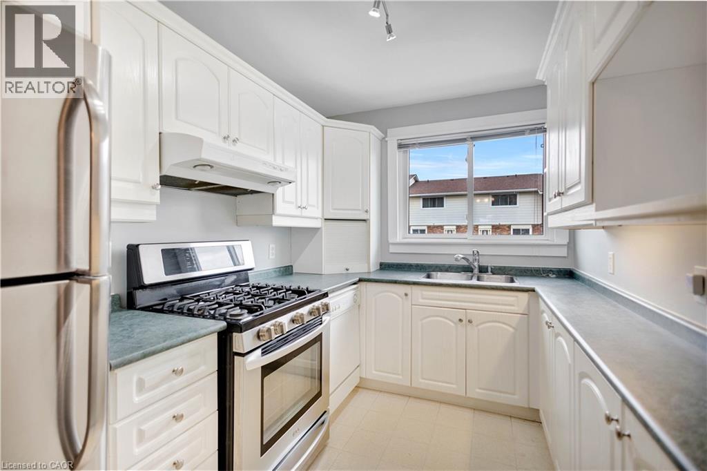 32 MONTCLAIR Crescent, Simcoe, Ontario, N3Y4R9 — Photo 9