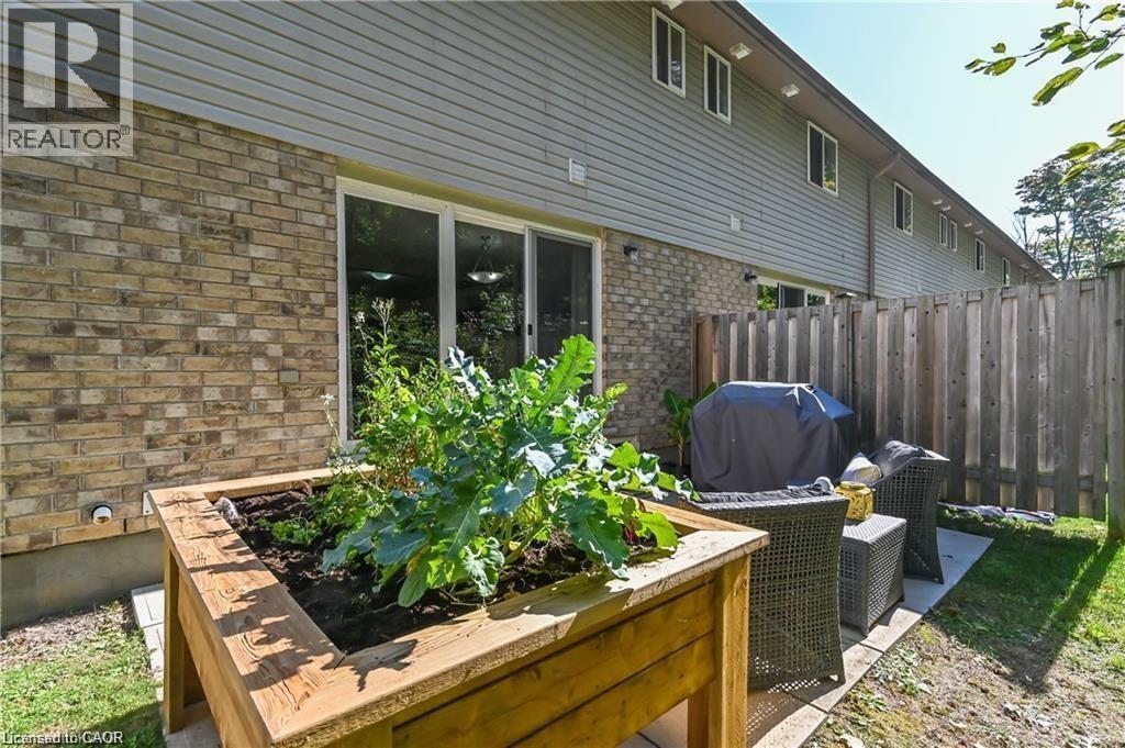 300 FALLOWFIELD Drive Unit# 12, Kitchener, Ontario, N2C2T8 — Photo 28