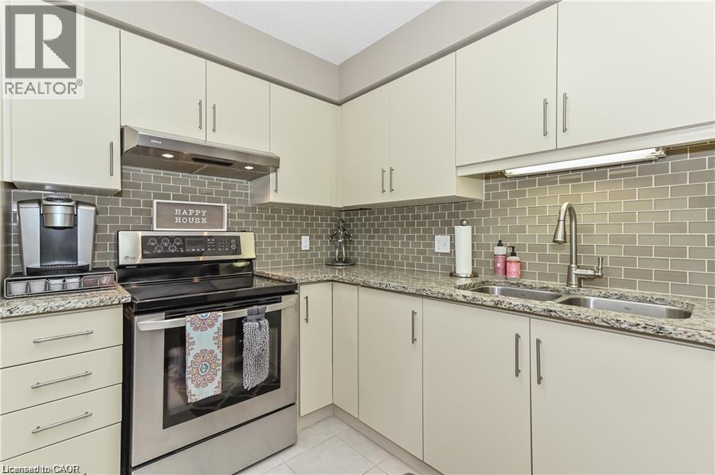 300 FALLOWFIELD Drive Unit# 12, Kitchener, Ontario, N2C2T8 — Photo 6