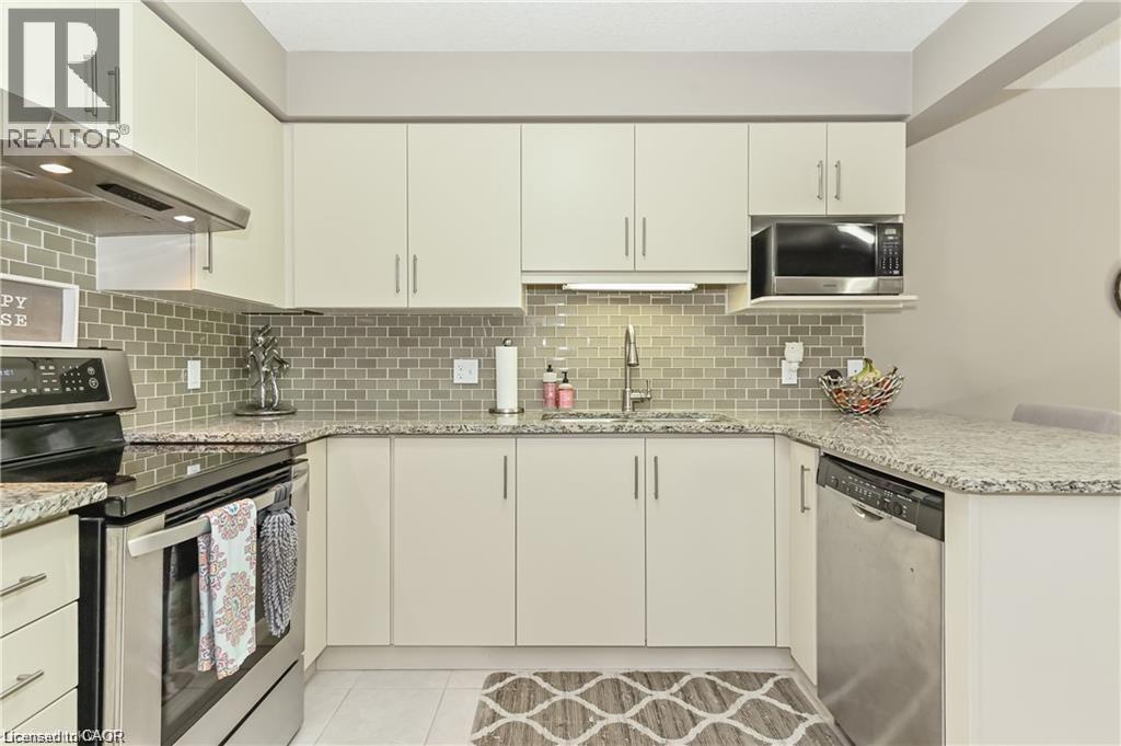 300 FALLOWFIELD Drive Unit# 12, Kitchener, Ontario, N2C2T8 — Photo 7