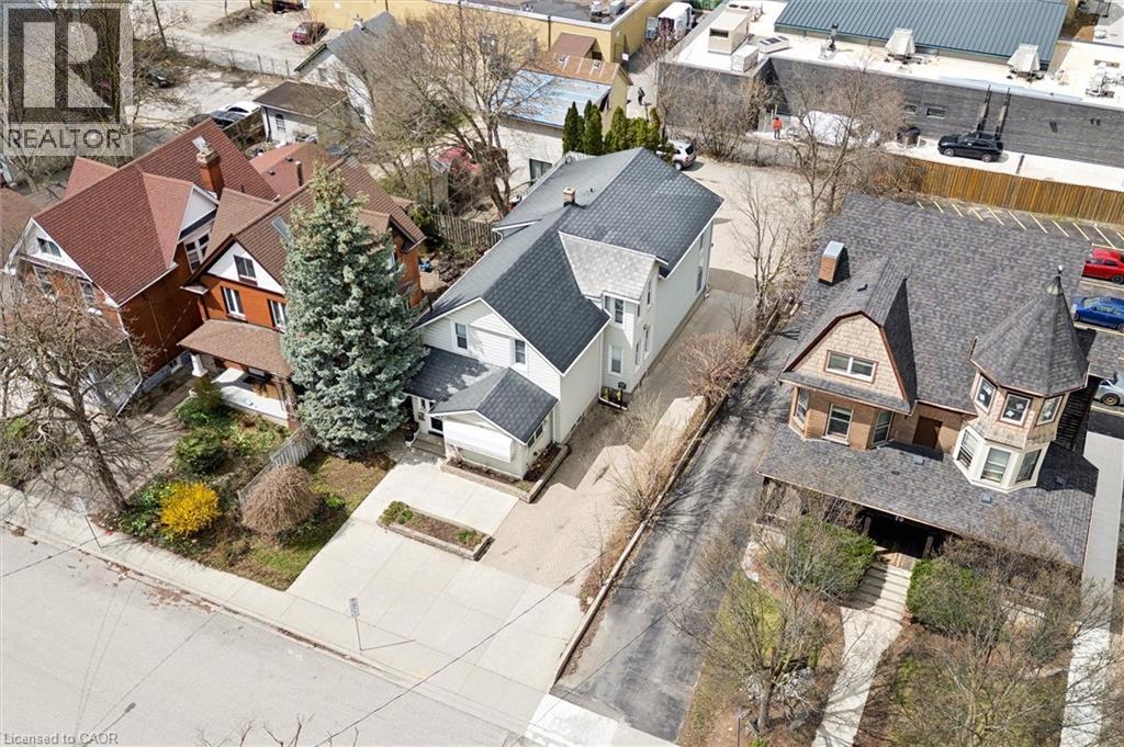 64 FRANCIS Street N, Kitchener, Ontario, N2H5B5 — Photo 2