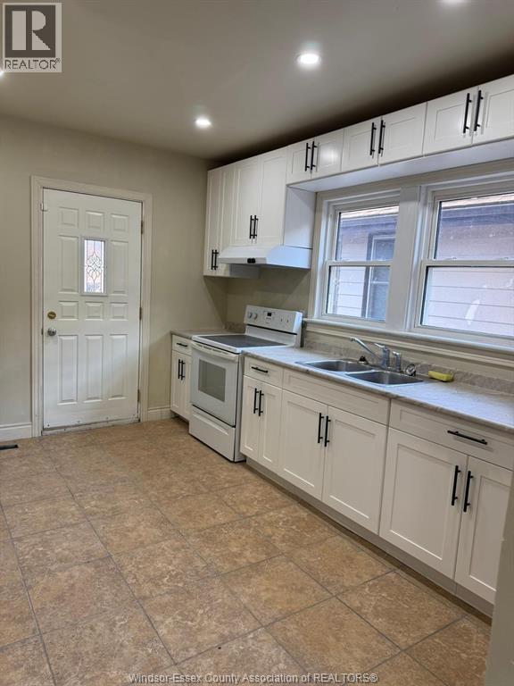 1430 DOUGALL AVENUE, Windsor, Ontario, N8X1R8 — Photo 5