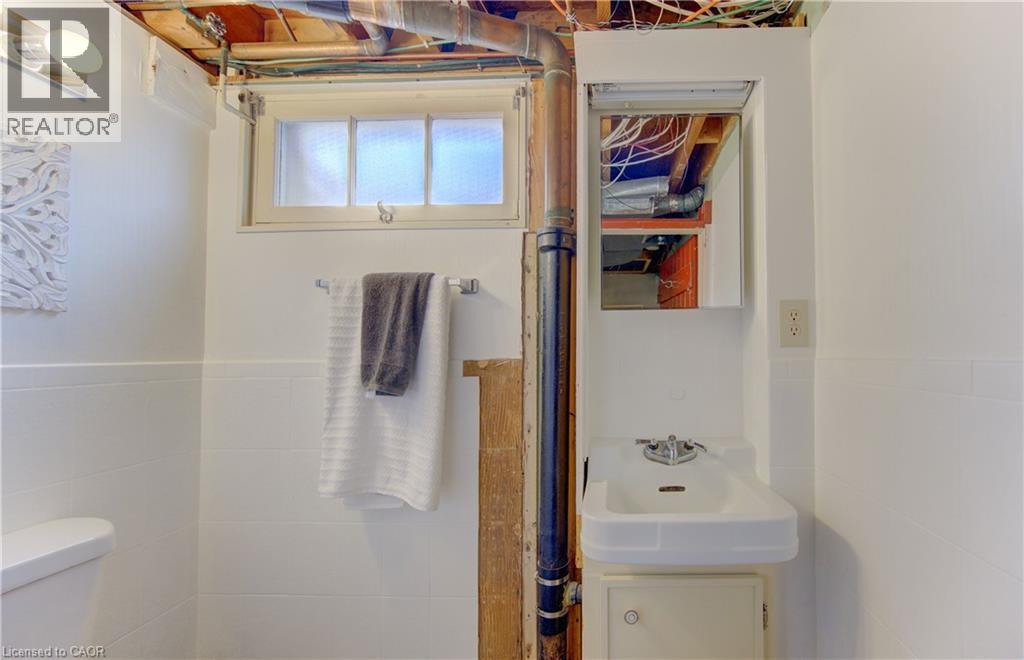 196 LOURDES Street, Waterloo, Ontario, N2L1N7 — Photo 26