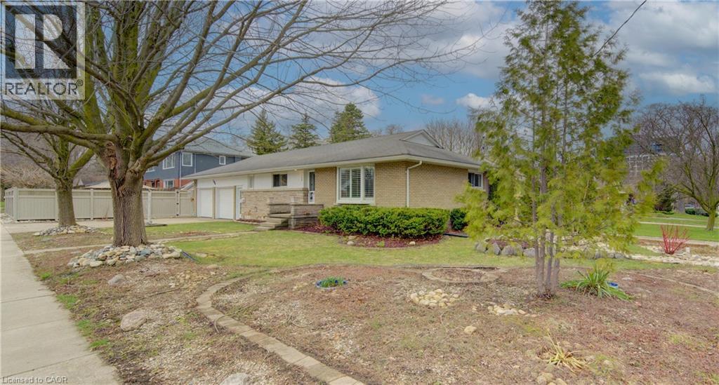 196 LOURDES Street, Waterloo, Ontario, N2L1N7 — Photo 3