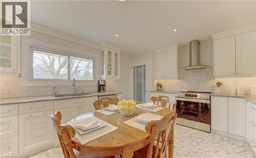 196 LOURDES Street, Waterloo, Ontario, N2L1N7 — Photo 9