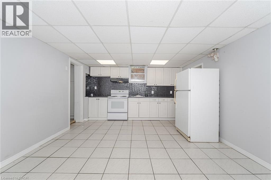 21 BEVERLEY Street Unit# (LOWER), Waterloo, Ontario, N2L2H5 — Photo 12