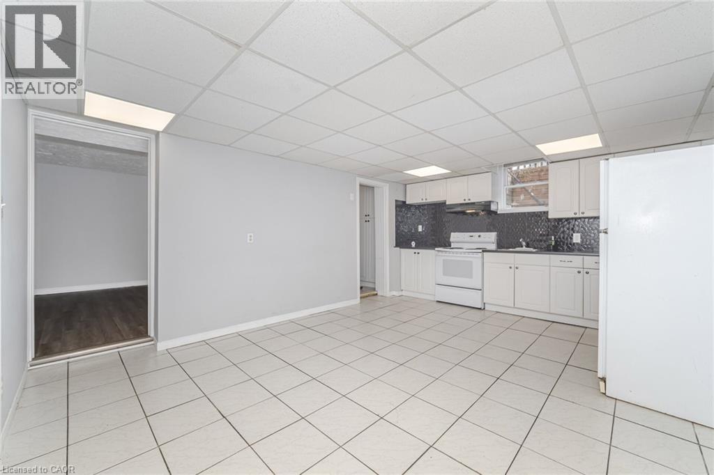 21 BEVERLEY Street Unit# (LOWER), Waterloo, Ontario, N2L2H5 — Photo 13