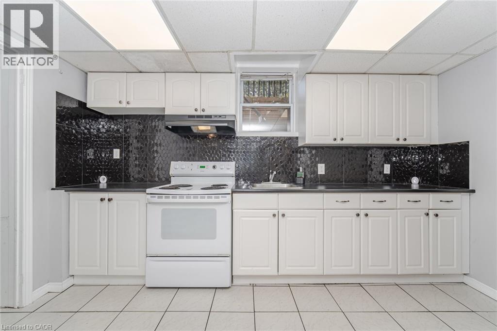 21 BEVERLEY Street Unit# (LOWER), Waterloo, Ontario, N2L2H5 — Photo 14