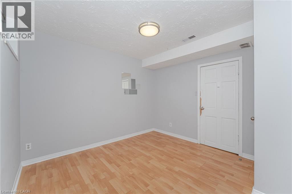 21 BEVERLEY Street Unit# (LOWER), Waterloo, Ontario, N2L2H5 — Photo 17