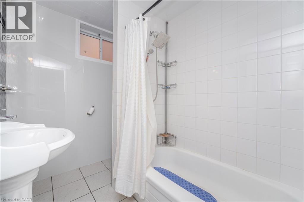 21 BEVERLEY Street Unit# (LOWER), Waterloo, Ontario, N2L2H5 — Photo 20