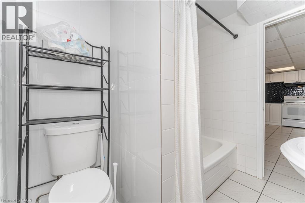 21 BEVERLEY Street Unit# (LOWER), Waterloo, Ontario, N2L2H5 — Photo 21