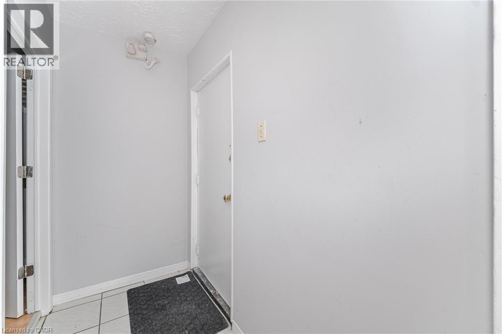 21 BEVERLEY Street Unit# (LOWER), Waterloo, Ontario, N2L2H5 — Photo 23