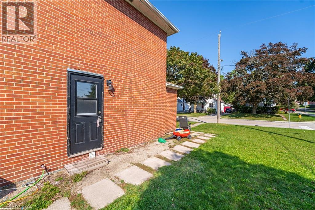 21 BEVERLEY Street Unit# (LOWER), Waterloo, Ontario, N2L2H5 — Photo 6