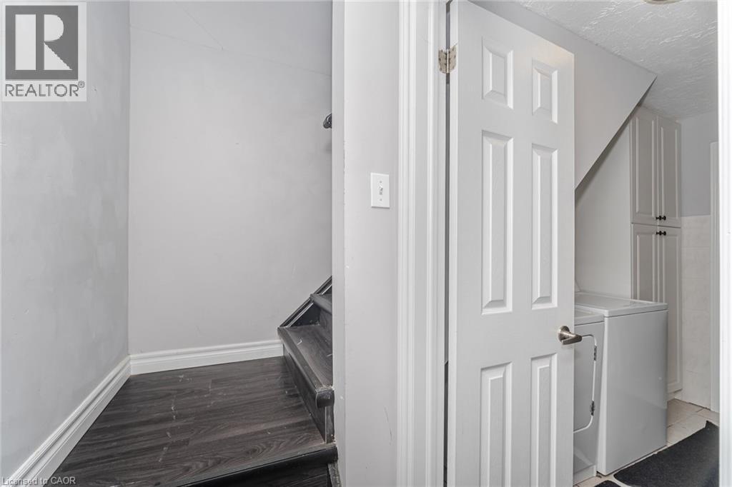 21 BEVERLEY Street Unit# (LOWER), Waterloo, Ontario, N2L2H5 — Photo 7