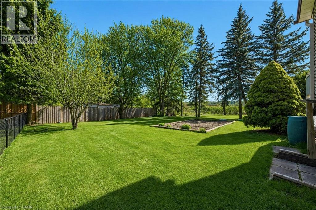 2 HAMILTON Drive, Guelph/Eramosa, Ontario, N1H6J2 — Photo 2