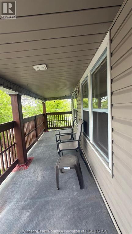 843 ELLROSE Unit# #Upper, Windsor, Ontario, N8Y3W6 — Photo 2