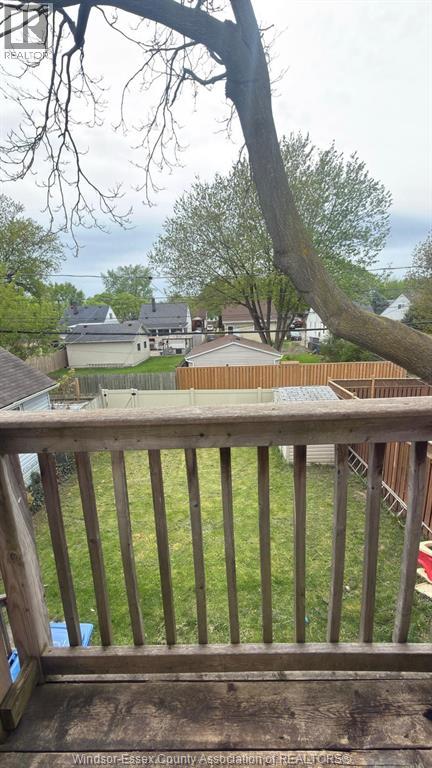 843 ELLROSE Unit# #Upper, Windsor, Ontario, N8Y3W6 — Photo 3