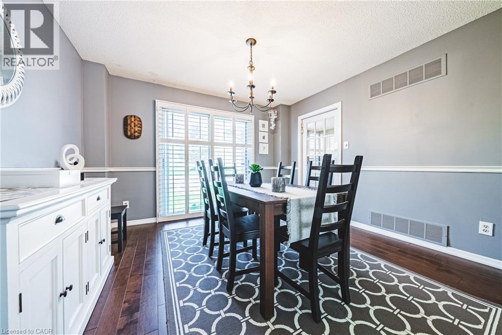 2200 SANDRINGHAM Drive, Burlington, Ontario, L7P1T9 — Photo 10