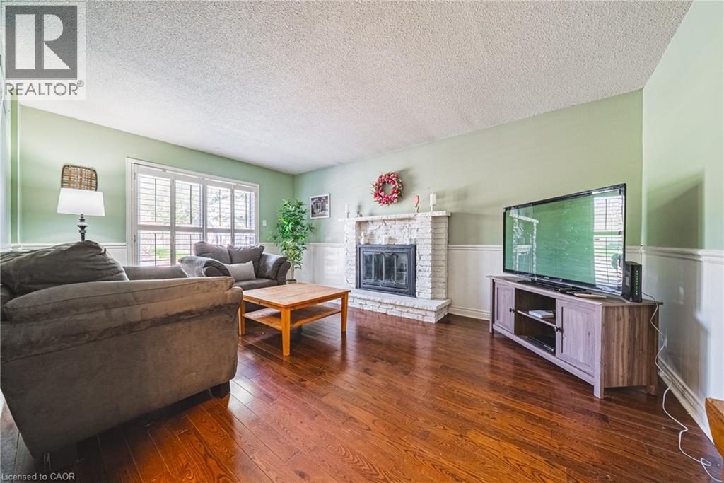 2200 SANDRINGHAM Drive, Burlington, Ontario, L7P1T9 — Photo 11