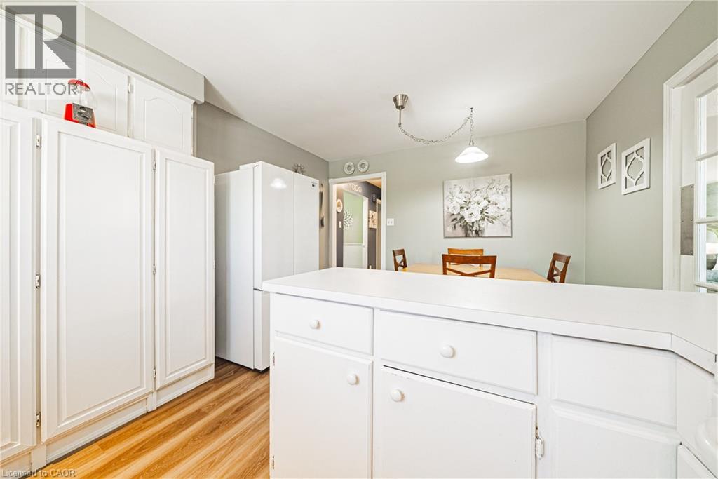 2200 SANDRINGHAM Drive, Burlington, Ontario, L7P1T9 — Photo 15