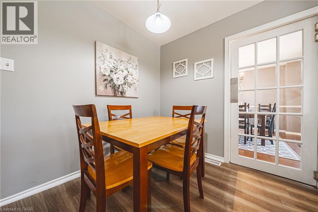 2200 SANDRINGHAM Drive, Burlington, Ontario, L7P1T9 — Photo 16