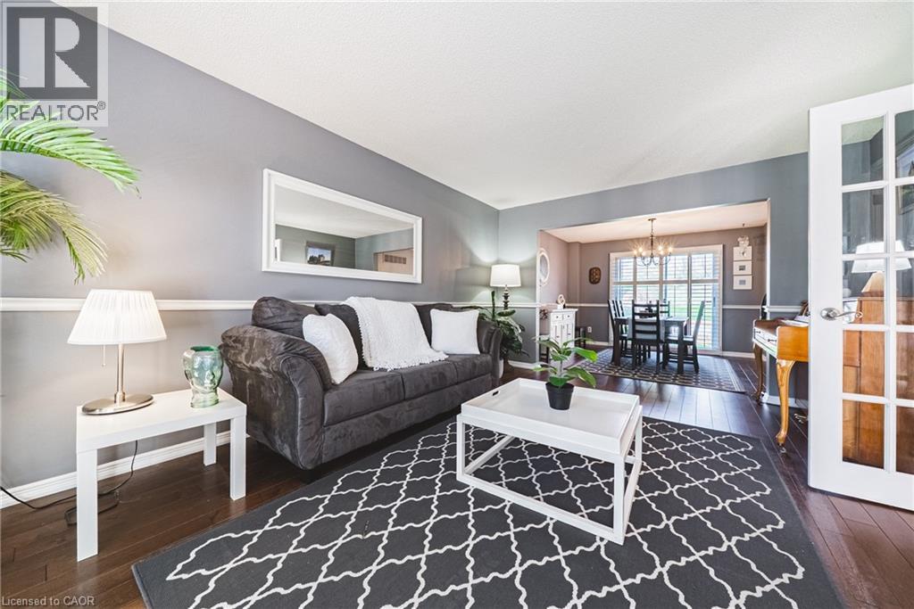 2200 SANDRINGHAM Drive, Burlington, Ontario, L7P1T9 — Photo 7