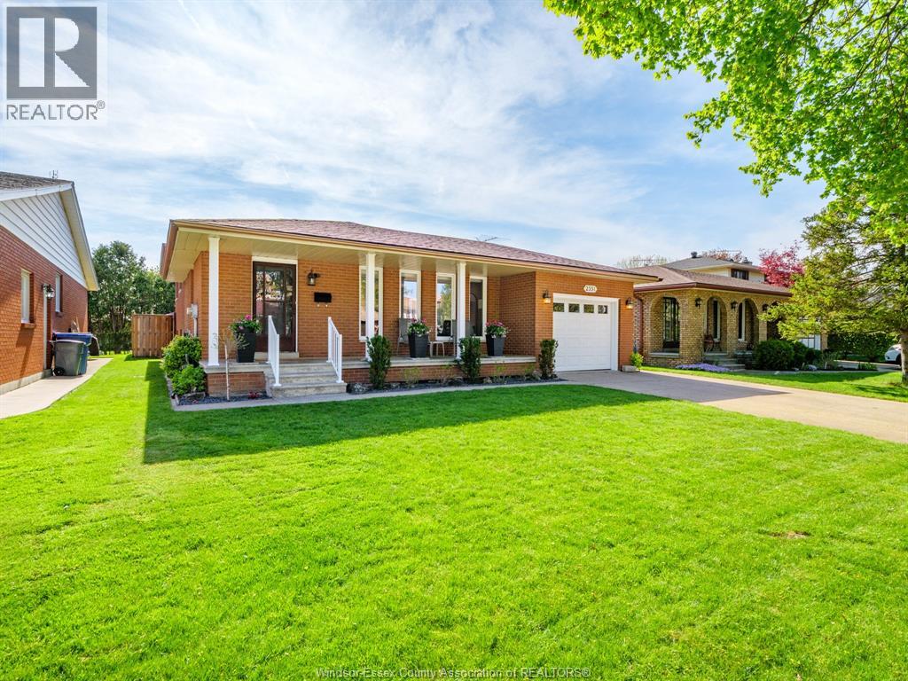 2351 SANTOS DRIVE, Windsor, Ontario, N9G2J7 — Photo 3