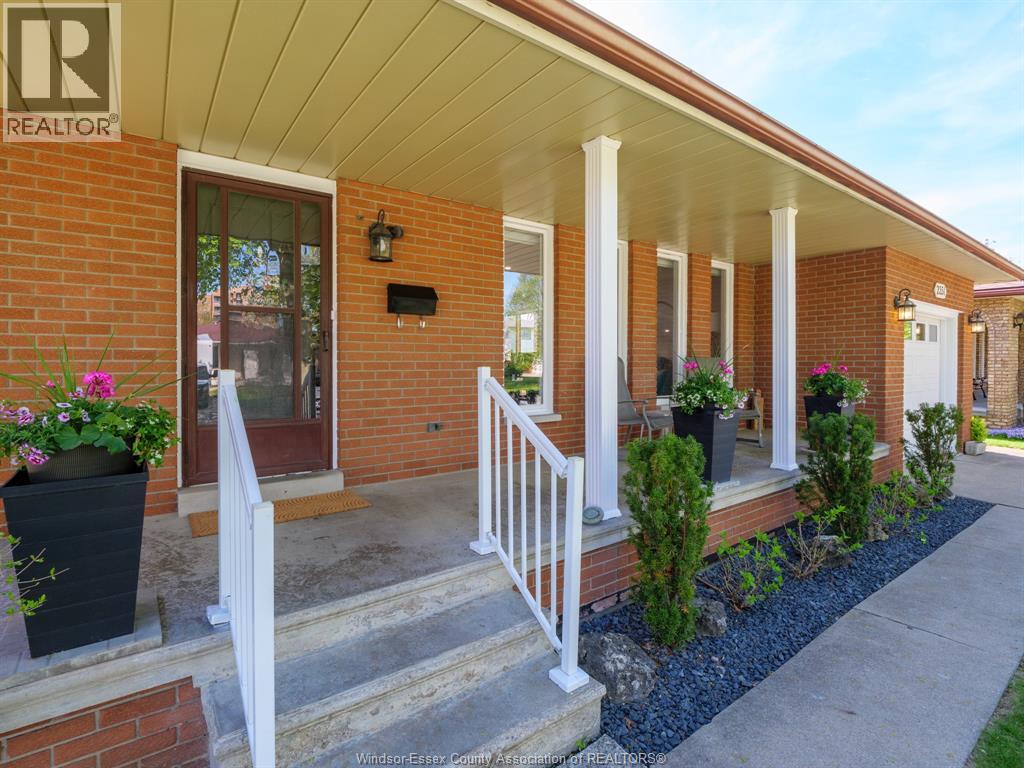 2351 SANTOS DRIVE, Windsor, Ontario, N9G2J7 — Photo 4