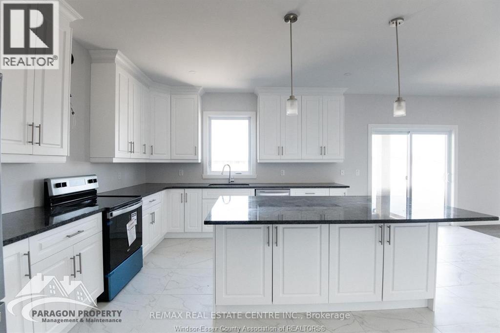 150 TUSCANY TRAIL, Chatham, Ontario, N7M0R9 — Photo 2