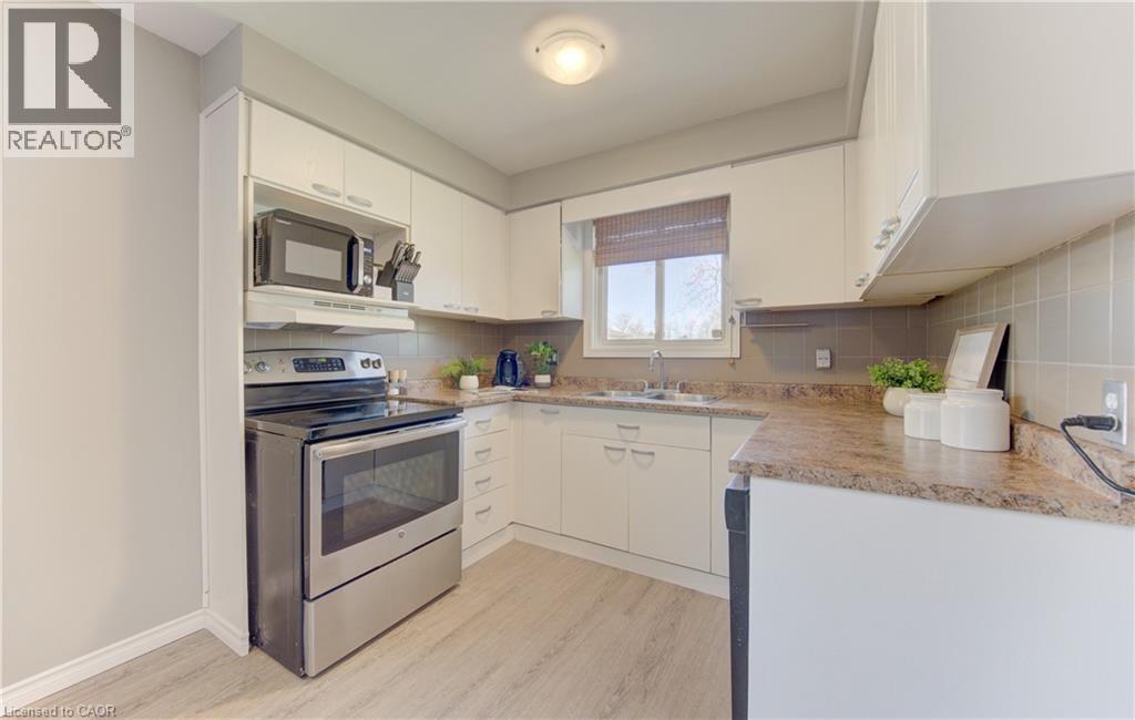 100 JOHANNA Drive, Cambridge, Ontario, N1S4A7 — Photo 8