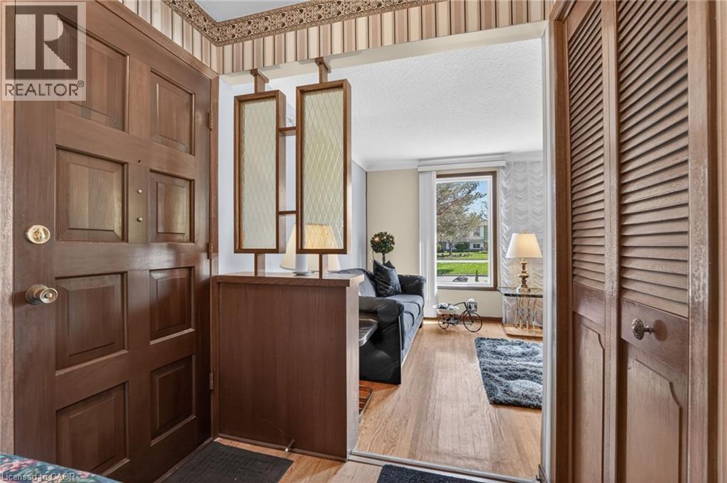 13 CASCADE Court, St. Catharines, Ontario, L2P1T5 — Photo 6