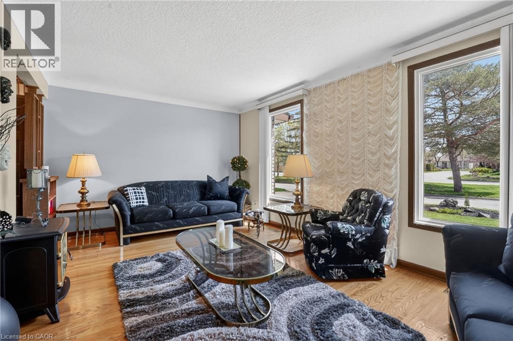 13 CASCADE Court, St. Catharines, Ontario, L2P1T5 — Photo 7