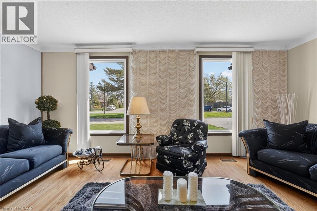 13 CASCADE Court, St. Catharines, Ontario, L2P1T5 — Photo 8