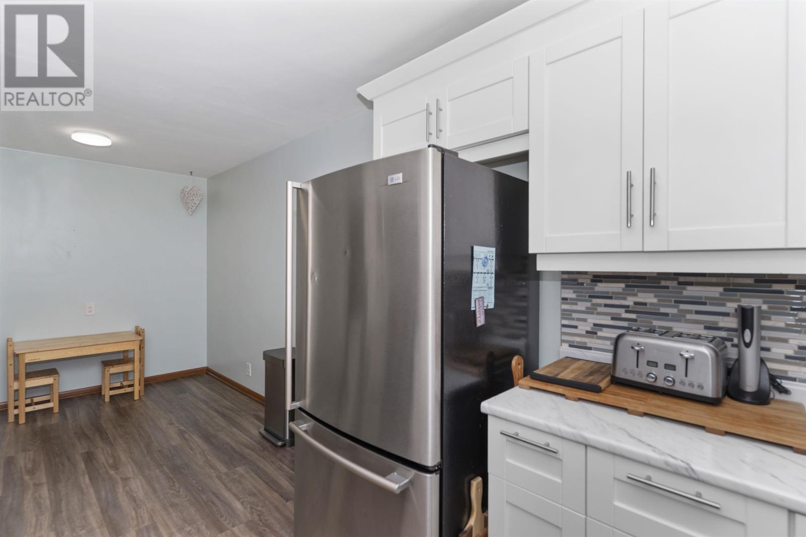 431 Cartier CT, Thunder Bay, Ontario, P7E6A9 — Photo 12