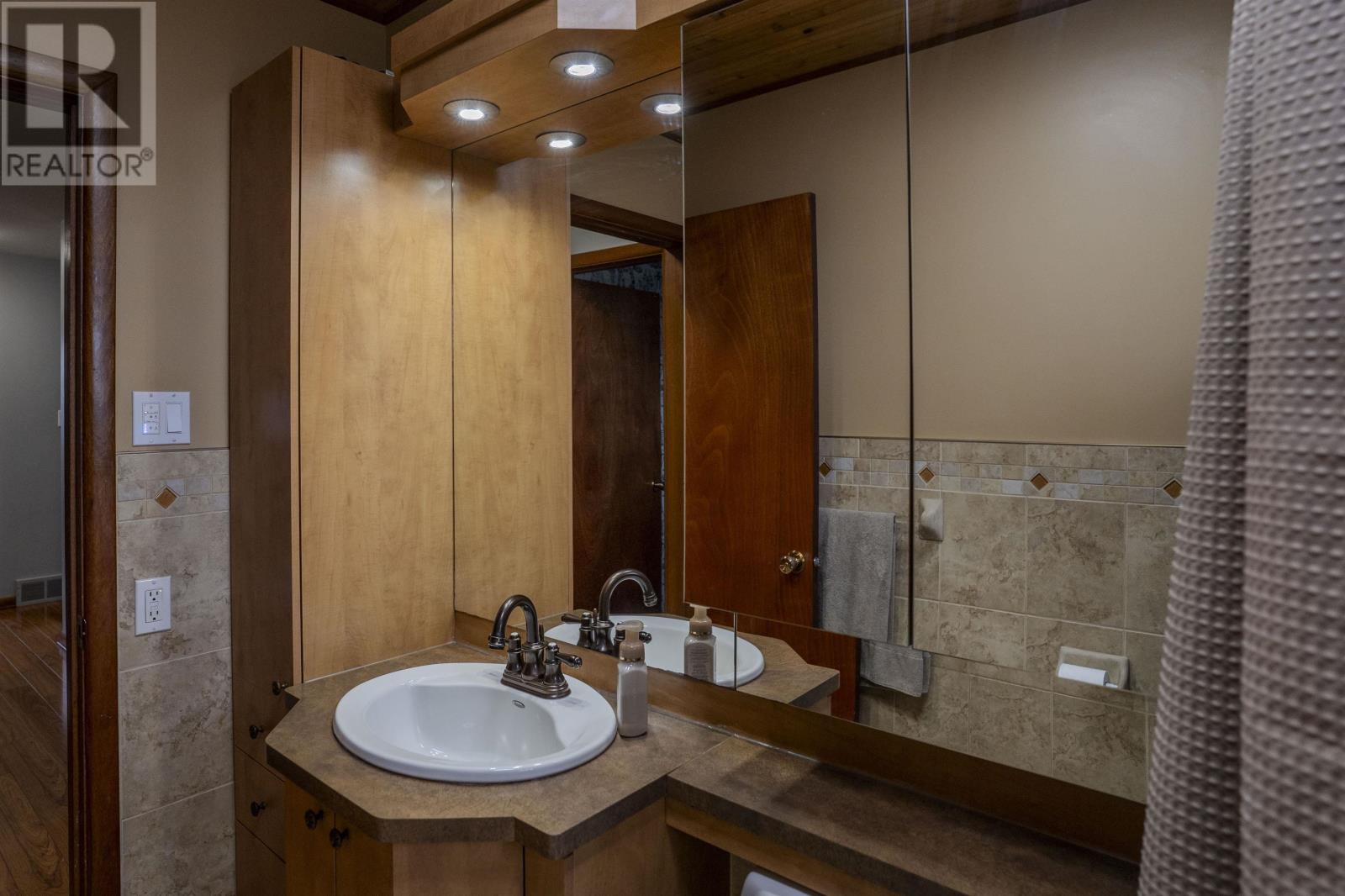 431 Cartier CT, Thunder Bay, Ontario, P7E6A9 — Photo 21