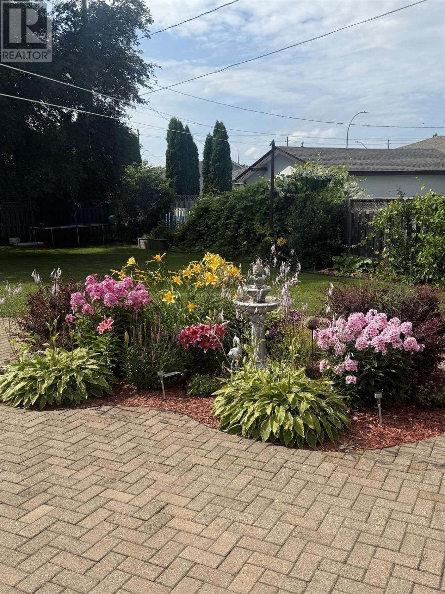 431 Cartier CT, Thunder Bay, Ontario, P7E6A9 — Photo 38