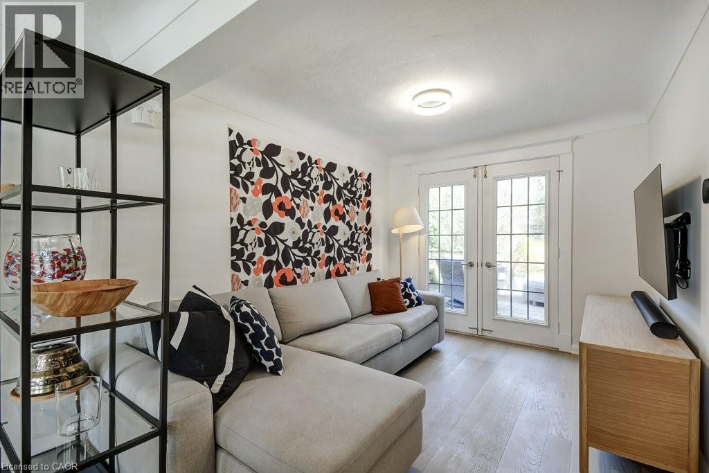 2180 CAROLINE Street, Burlington, Ontario, L7R1M3 — Photo 9