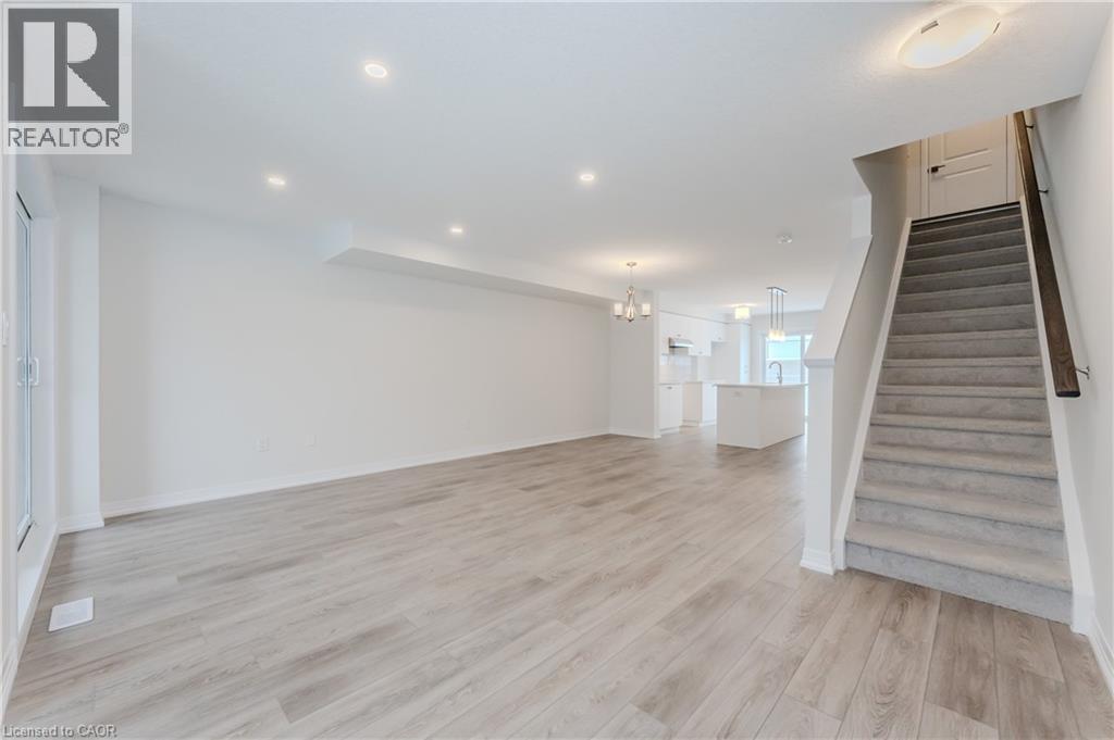 15 URBANE Boulevard, Kitchener, Ontario, N2E0H8 — Photo 10