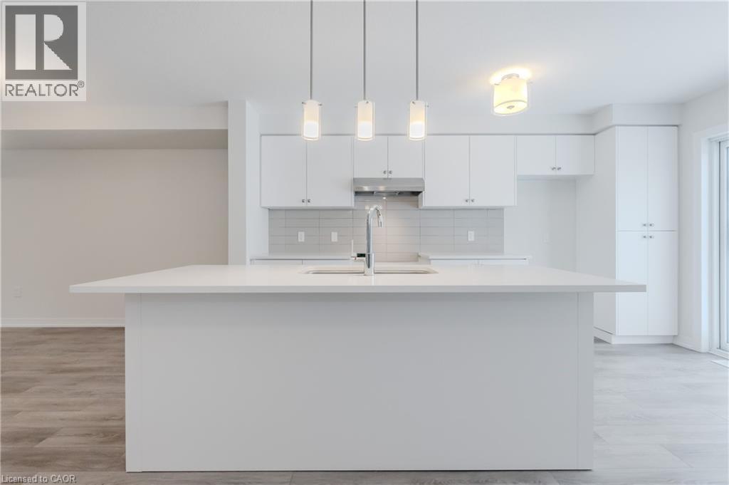 15 URBANE Boulevard, Kitchener, Ontario, N2E0H8 — Photo 13