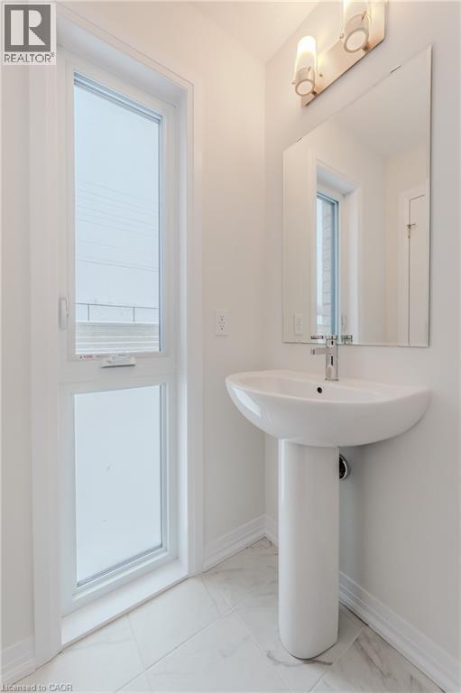 15 URBANE Boulevard, Kitchener, Ontario, N2E0H8 — Photo 17