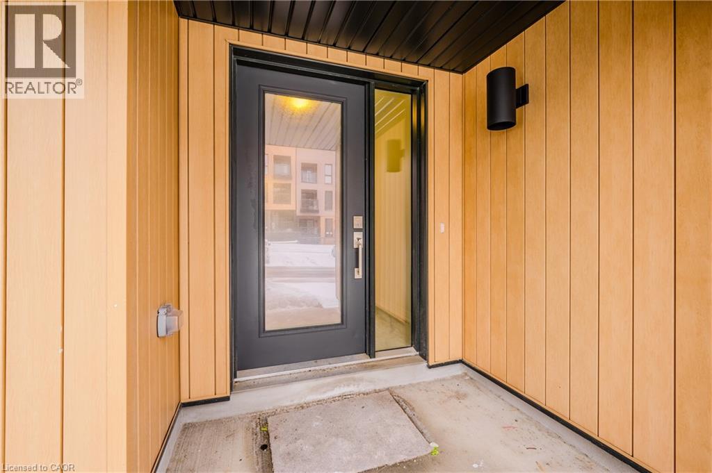 15 URBANE Boulevard, Kitchener, Ontario, N2E0H8 — Photo 3