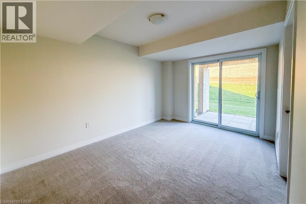 15 URBANE Boulevard, Kitchener, Ontario, N2E0H8 — Photo 4