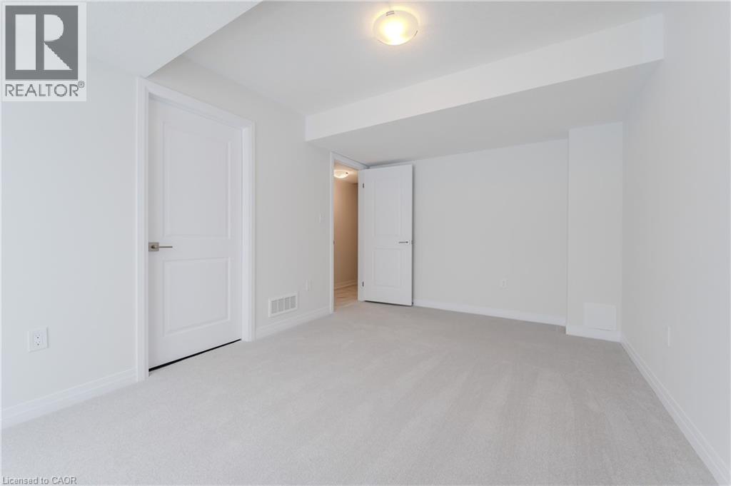 15 URBANE Boulevard, Kitchener, Ontario, N2E0H8 — Photo 6