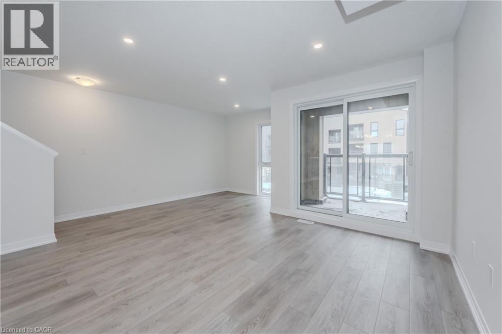 15 URBANE Boulevard, Kitchener, Ontario, N2E0H8 — Photo 9